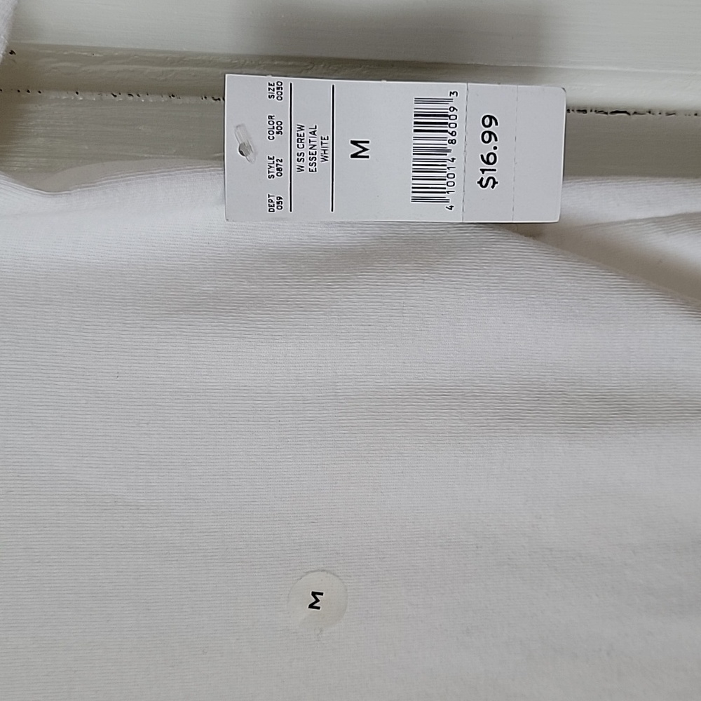 eddie bauer white crew neck tee, size M - Picture 2 of 3